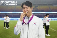 アジア大会で優勝し、金メダルを手にするイ・ガンイン
