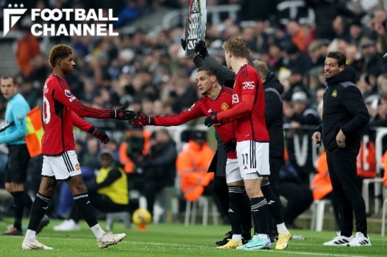 マンチェスター・ユナイテッドのラッシュフォード(左)