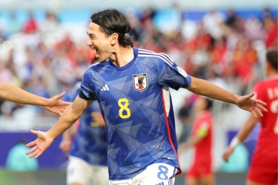 ベトナム戦でゴールを決める日本代表MF南野拓実