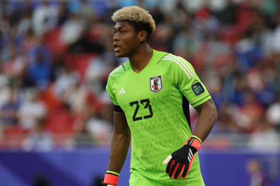 サッカー日本代表GK鈴木彩艶