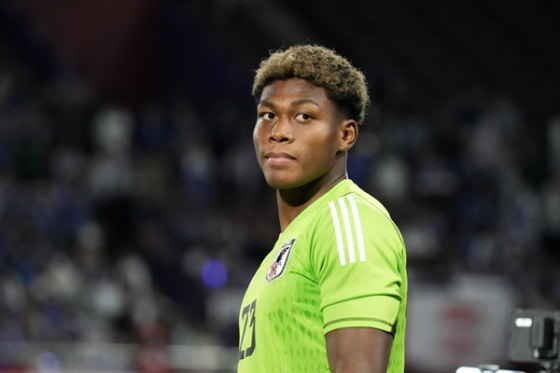 日本代表GK鈴木彩艶