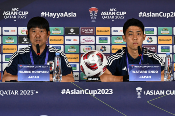 サッカー日本代表の森保一監督と遠藤航