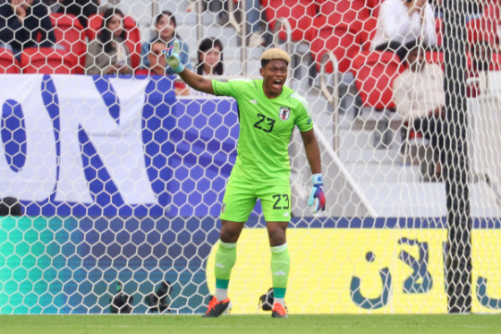 サッカー日本代表GK鈴木彩艶