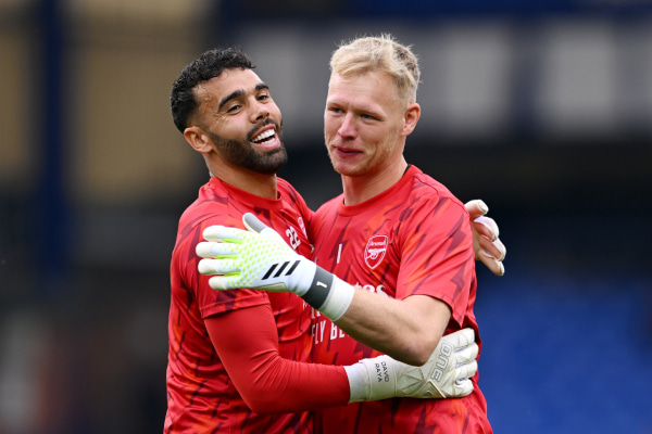 アーロン・ラムズデールとダビド・ラヤ