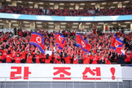 国立競技場に詰めかけた北朝鮮代表サポーター