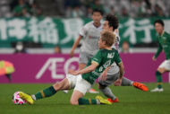 同点ゴールを決めた東京ヴェルディFW染野唯月とマッチアップした京都サンガDF宮本優太