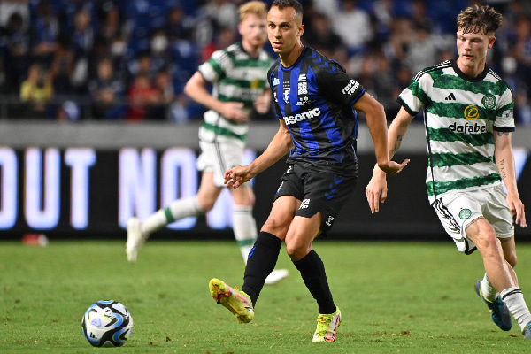 ファン・アラーノ