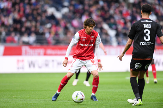 スタッド・ランスでプレーする伊東純也