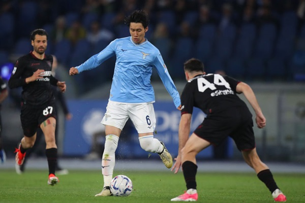 サッカー日本代表MF鎌田大地