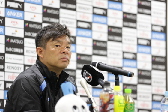 川崎フロンターレを率いる鬼木達監督