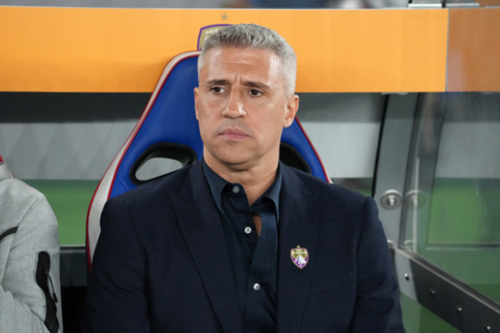 アル・アインを率いるエルナン・クレスポ監督