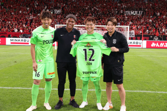 浦和レッズ出身の鈴木彩艶