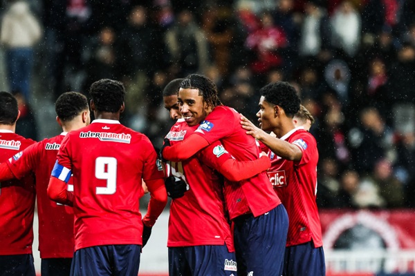 フランス人DFレニー・ヨロ