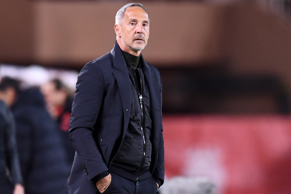 モナコを率いるアディ・ヒュッター監督