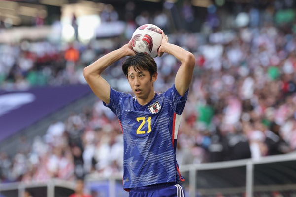 サッカー日本代表DF伊藤 洋輝