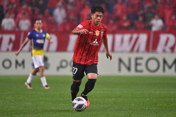 浦和レッズのエカニット・パンヤ