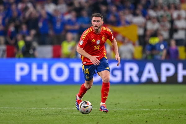 スペインのアイメリク・ラポルテ