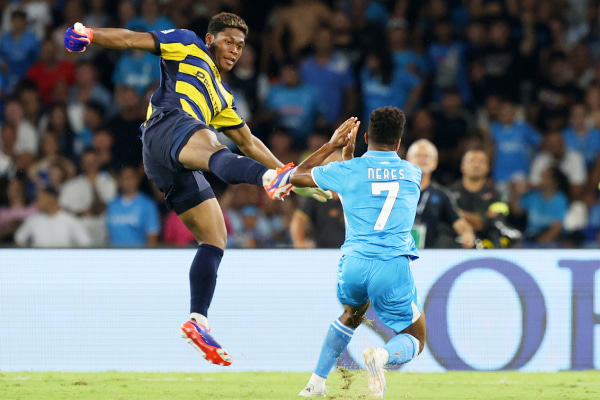 パルマのGK鈴木彩艶