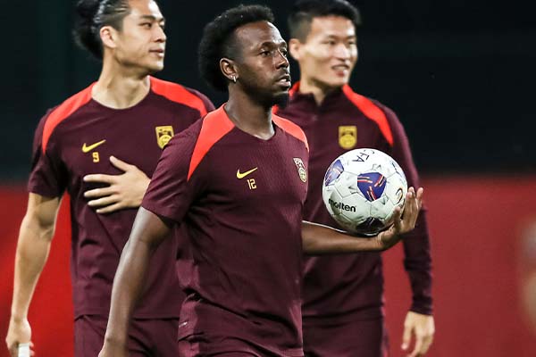 中国代表FWフェルナンジーニョ