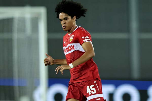 シュトゥットガルトのチェイス・アンリ