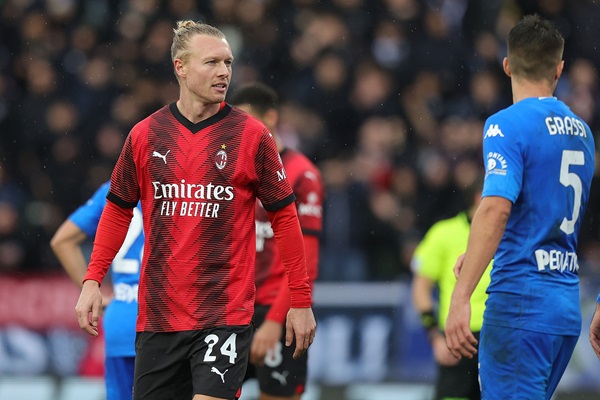 元デンマーク代表DFシモン・ケアー