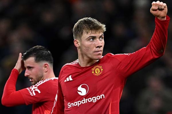 捕食本能を発揮」マンUの真のエース！？ハットトリック未遂の圧巻2