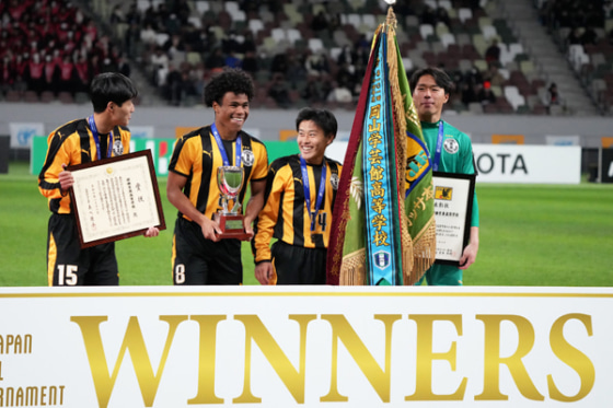 第103回全国高校サッカー選手権を制した前橋育英