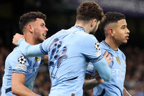 マンチェスター・シティ、苦戦して決勝トーナメントPO進出も苦難の道