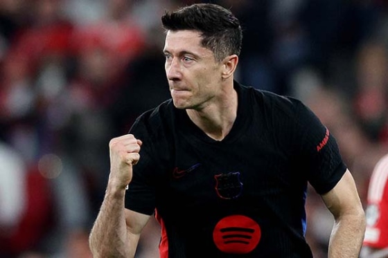 激レア【新品・タグ付】FCバルセロナ レヴァンドフスキ/ローリングストーンズ バルセロナ、エースのレヴァンドフスキが負傷離脱か…コパ決勝クラシコ