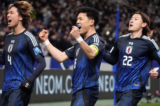 サッカー日本代表　南アフリカワールドカップ決勝トーナメント進出時　静岡新聞号外 故郷で牧場経営、涙のPKから復活劇… オシム氏退任から揺れた10年南アW