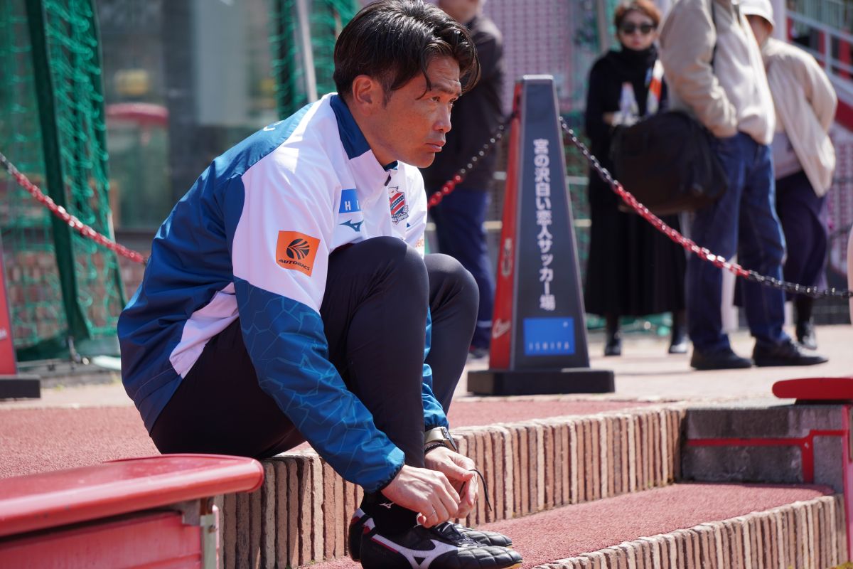 北海道コンサドーレ札幌　岩政大樹監督