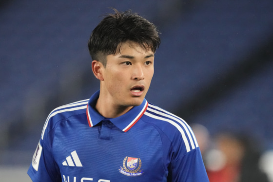 【山根陸着用】 横浜Fマリノス ハーフジップジャージ GettyImages-2204657654-1-