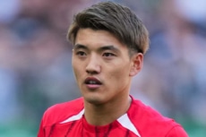 フライブルクの堂安律