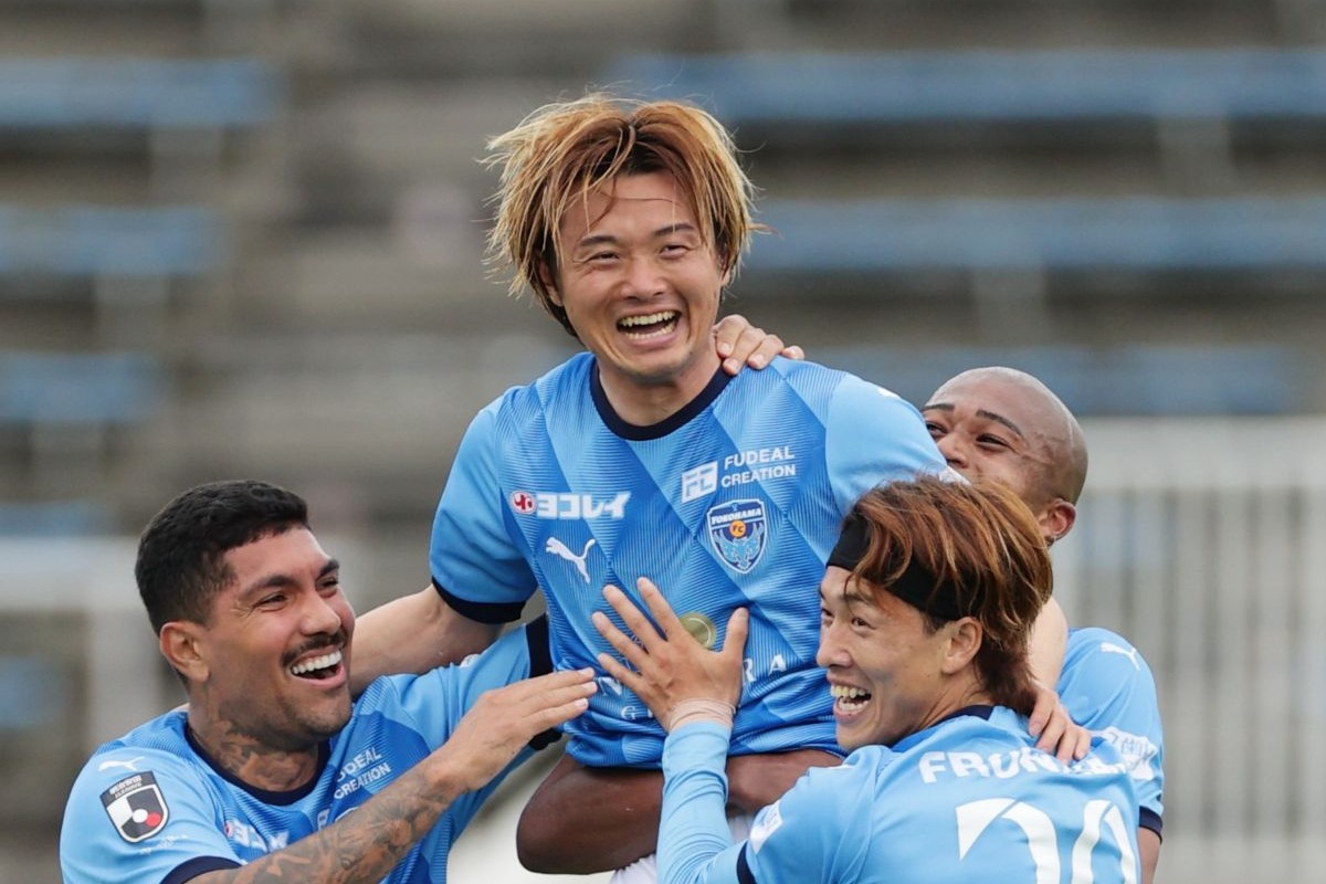 横浜FC　室井彗佑