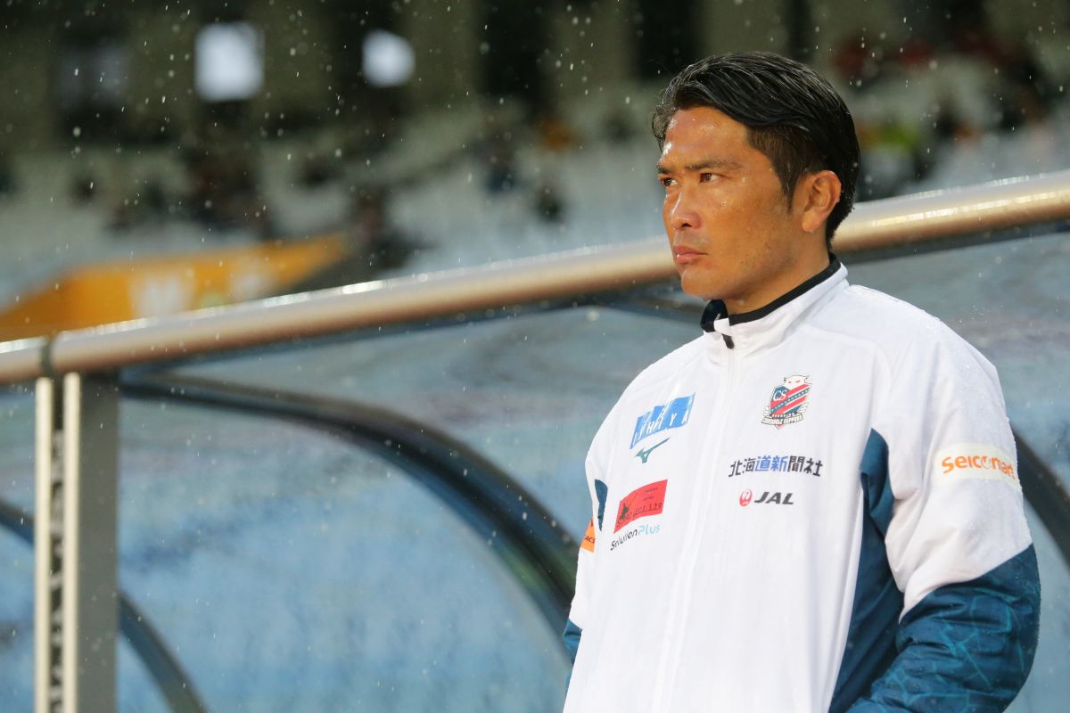 北海道コンサドーレ札幌　　岩政大樹監督