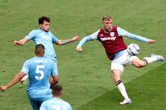 ウェストハムが新サードユニフォームを投稿。1985年以来となる