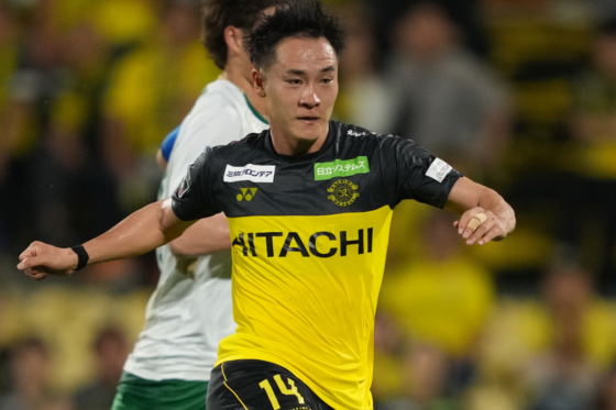 肩で押し込む！ 柏レイソル、小屋松知哉のゴールが凄い！ 先制点で湘南