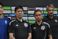 サッカー日本代表、森保一監督と長友佑都