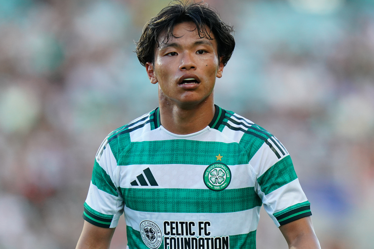 セルティックMF旗手怜央