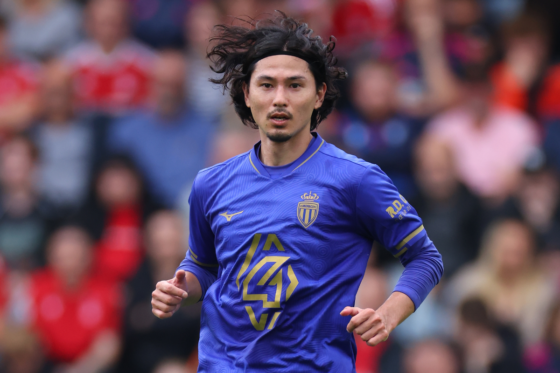 最終価格　モナコ　中綿ジャケット　南野拓実 GettyImages-2225141108-560x373.png