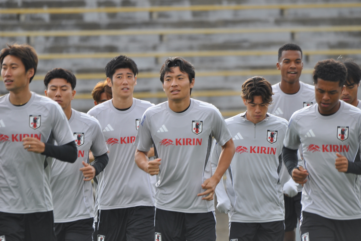 サッカー日本代表、全体ランニング
