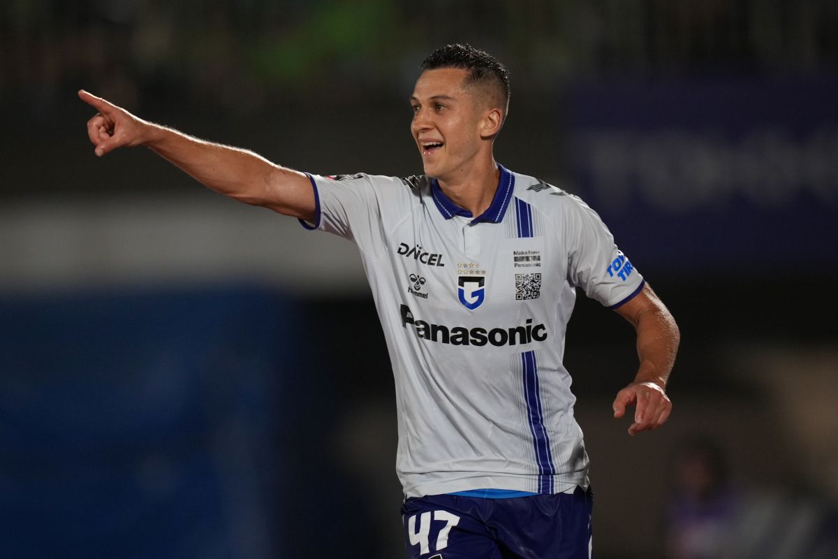 ガンバ大阪　ファン・アラーノ