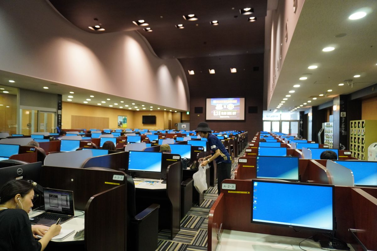 横浜F・マリノス　JRAウインズ新横浜　リモートワークスペース