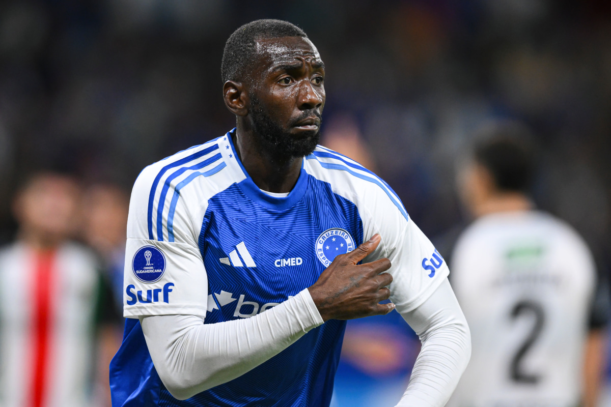 クルゼイロに所属するコンゴ民主共和国代表FWヤニク・ボラシエ