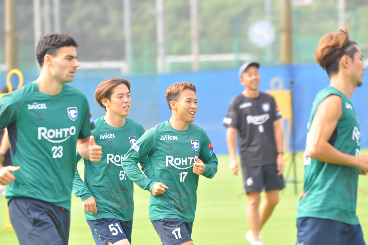 ガンバ大阪　加地選手　サイン　足型　2011年　日本代表 ガンバ大阪 加地選手 サイン 足型 2011年 日本代表 ガンバ大阪 加地