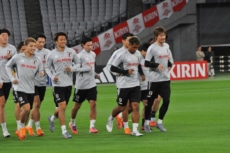 ブラジル戦の前日練習に臨むサッカー日本代表