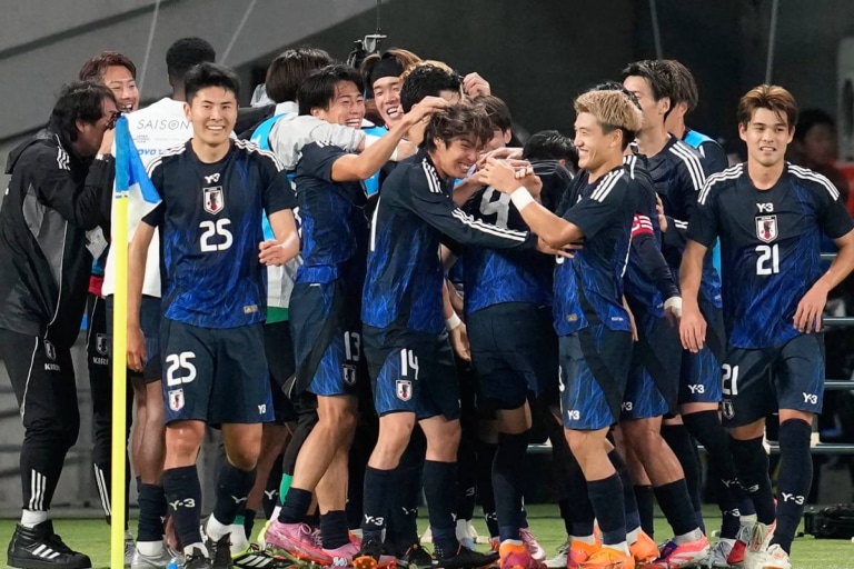 歴史的な瞬間をもう一度！ サッカー日本代表、ブラジル代表戦勝利でスタジアム歓喜！ 2点ビハインドから逆転 | フットボールチャンネル