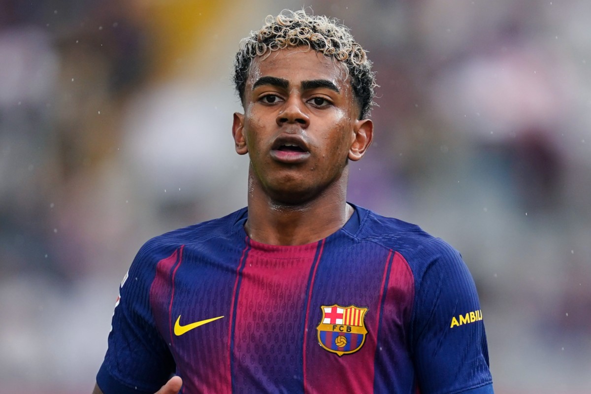 バルセロナFWラミン・ヤマル