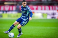 アヤックス オスカル・グローフ