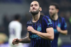 インテルMFハカン・チャルハノール